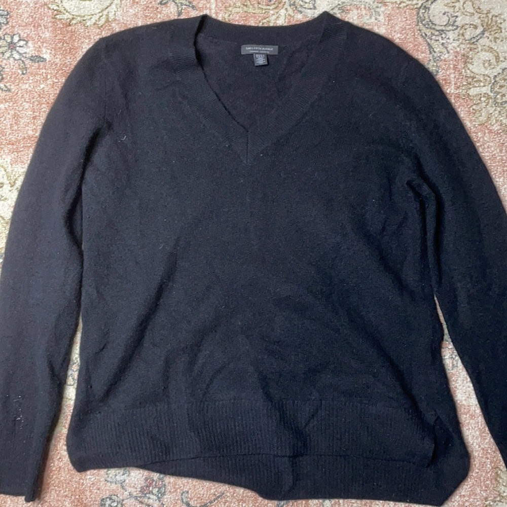 Saks fifth Avenue 100% cashmere sweater size m